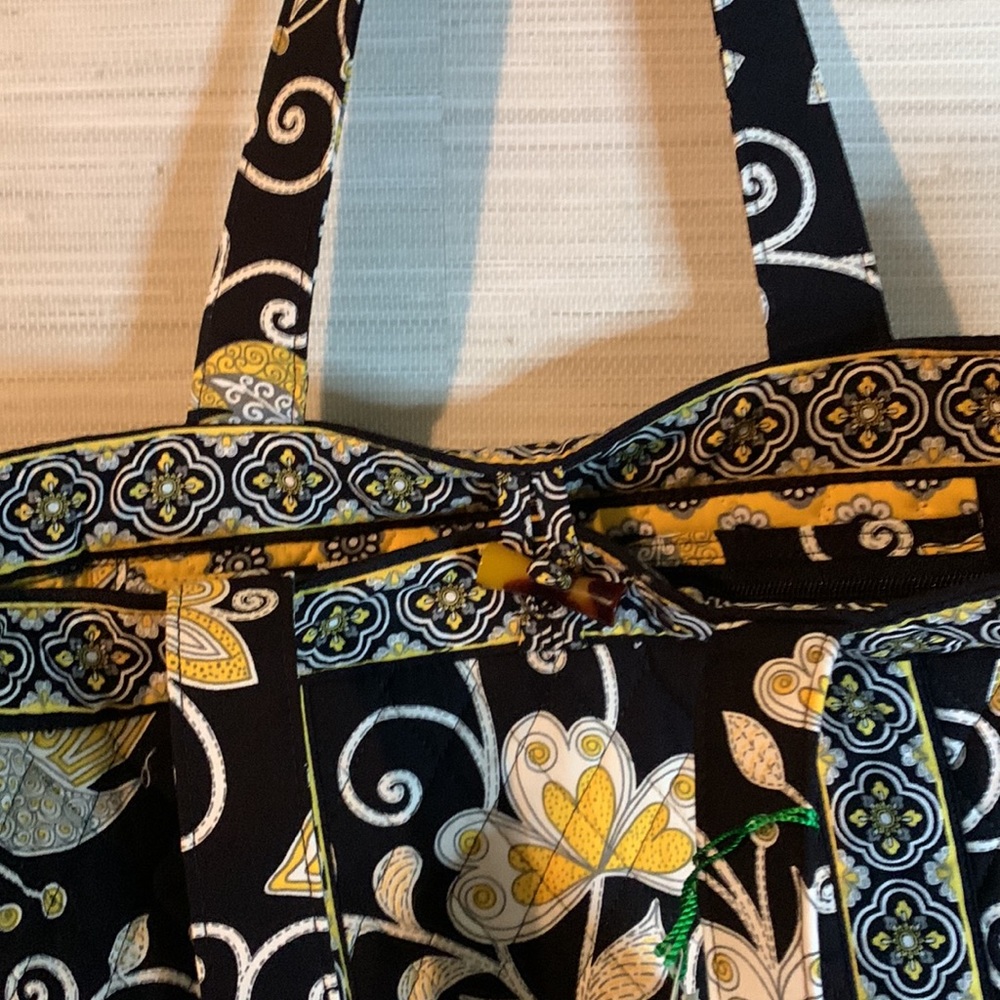 NWT, Vera Bradley Tic Tac Tote in Yellow Bird pattern. - Picture 2 of 5